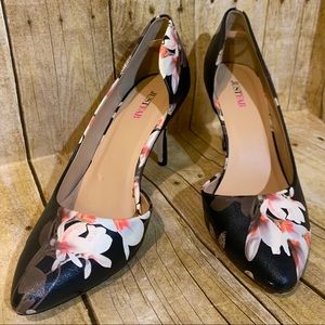 Side cutout heels: floral